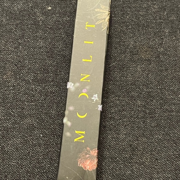 moonlit makeup primed for the night eyeshadow primer - Picture 3 of 3